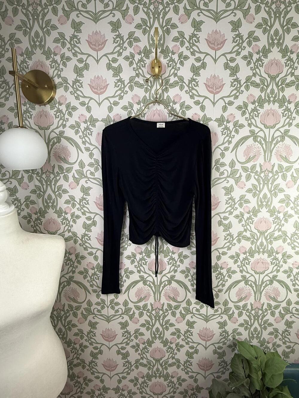 Wilfred by Aritzia Black Long Sleeve Crop Ruched Drawstring Top - Size - Medium